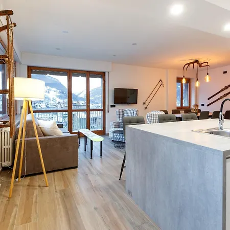 Centre Of Old Town, Fully Renovated, Amazing Views & Car Park Apartamento